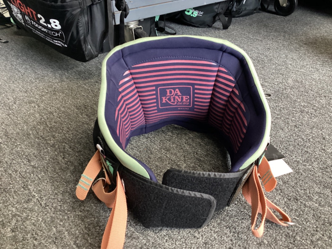 L Dakine Wahine Harness, 2022 A+ Condition