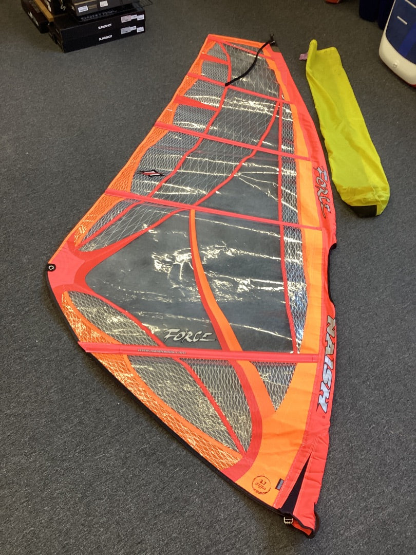 3.7m2 Naish Force,   Condition